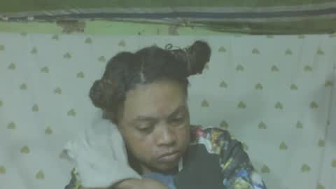 Snapshot of carinesexy69 chatting on 07-02-26, 12:00 carinesexy69 online show from 07-02-26, 12:00