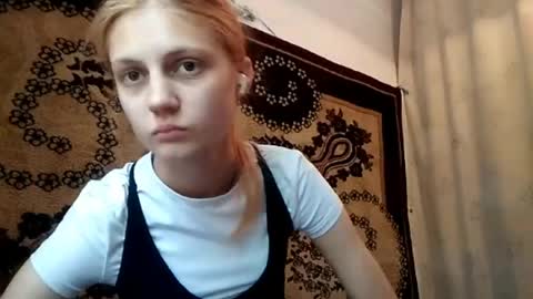 Snapshot of carissaalderson chatting on 05-18-26, 04:07 Kira online show from 05-18-26, 04:07