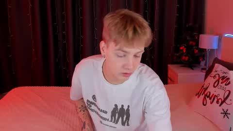 Snapshot of carl_kvirrr chatting on 12-13-24, 11:02 Carl online show from 12-13-24, 11:02