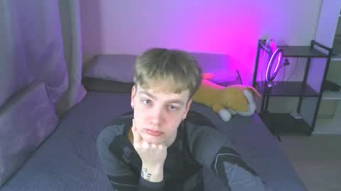 Snapshot of carl_kvirrr chatting on 12-17-24, 07:26 Carl online show from 12-17-24, 07:26