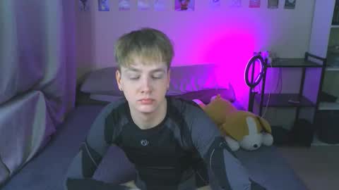 Snapshot of carl_kvirrr chatting on 12-18-24, 05:00 Carl online show from 12-18-24, 05:00