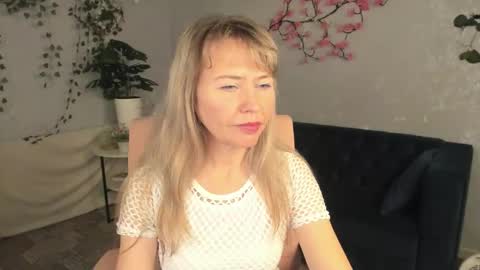 Carla Vogue online show from 11-15-25, 05:49