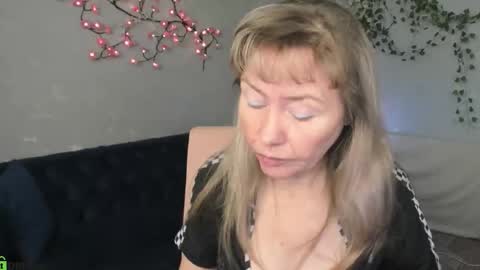 Carla Vogue online show from 11-23-25, 03:06