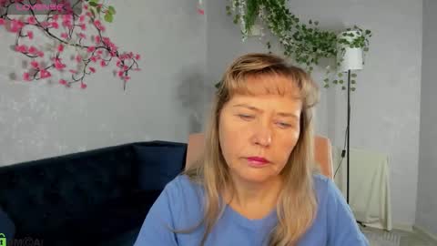 Carla Vogue online show from 11-28-25, 10:51