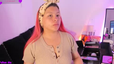 Snapshot of carla_wet18 chatting on 10-23-25, 01:10 Carla Wet18 online show from 10-23-25, 01:10