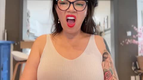 Carla Connor online show from 10-10-25, 08:57