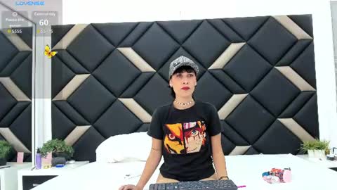 Snapshot of carlalinares chatting on 07-16-26, 07:31 Carla Linares online show from 07-16-26, 07:31