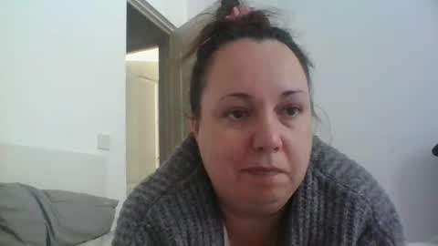 Snapshot of carlaruth chatting on 09-28-25, 06:19 Carlaruth online show from 09-28-25, 06:19