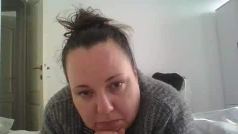 Snapshot of carlaruth chatting on 09-30-25, 02:44 Carlaruth online show from 09-30-25, 02:44