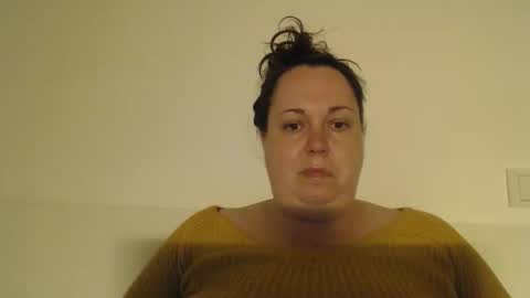 Snapshot of carlaruth chatting on 02-06-26, 05:05 Carlaruth online show from 02-06-26, 05:05