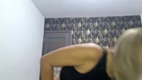 Snapshot of carlastacefun chatting on 10-28-25, 03:54 CarlaStaceFun online show from 10-28-25, 03:54