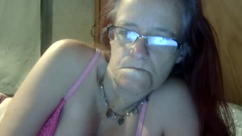 Snapshot of carleeswoman08 chatting on 04-14-26, 12:11 carleeswoman08 online show from 04-14-26, 12:11