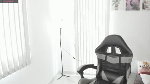 Snapshot of carlin1511 chatting on 04-27-26, 05:00 carlin1511 online show from 04-27-26, 05:00