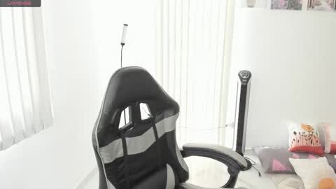 Snapshot of carlin1511 chatting on 04-28-26, 06:35 carlin1511 online show from 04-28-26, 06:35