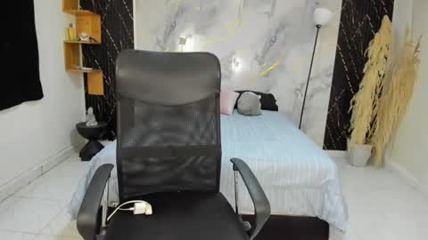Snapshot of carlitosex09 chatting on 05-06-26, 12:21 master online show from 05-06-26, 12:21