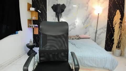 Snapshot of carlitosex09 chatting on 06-14-26, 01:24 master online show from 06-14-26, 01:24