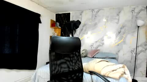 Snapshot of carlitosex09 chatting on 07-13-26, 01:58 master online show from 07-13-26, 01:58