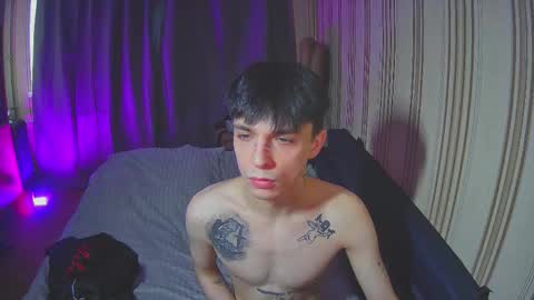 Snapshot of carll_x chatting on 03-10-26, 10:20 carll_x online show from 03-10-26, 10:20