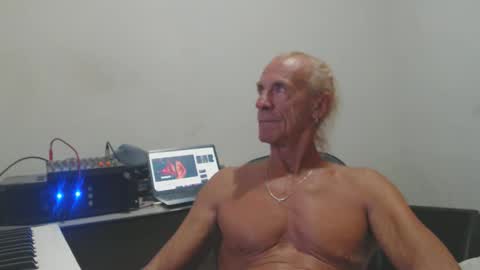 carlos online show from 04-20-26, 11:50