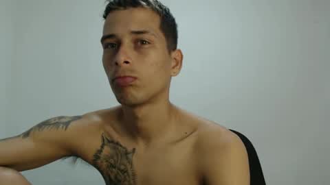 carlossmi01 online show from 03-06-25, 02:40