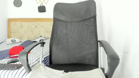 carlossmi01 online show from 09-26-25, 11:14