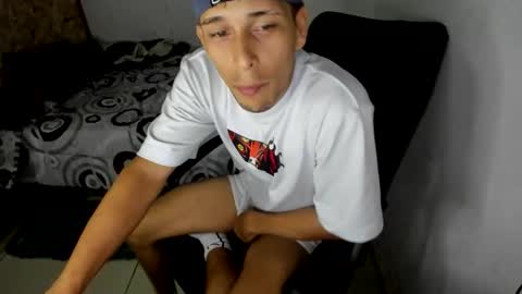 carlossmi01 online show from 10-13-25, 02:44