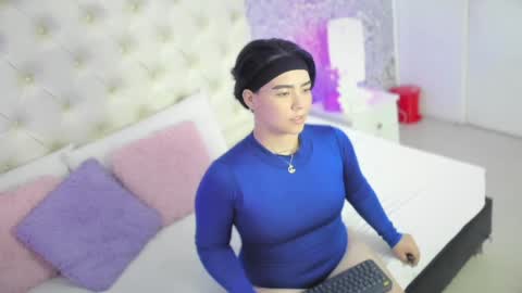 carly_lopez18 online show from 04-12-26, 03:22