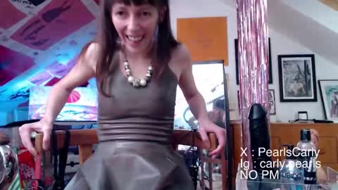 Snapshot of carlypearls chatting on 02-13-26, 06:31 Carly Pearls online show from 02-13-26, 06:31