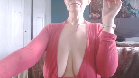 Snapshot of carlysmiles chatting on 12-20-24, 05:51 Carly Smiles online show from 12-20-24, 05:51