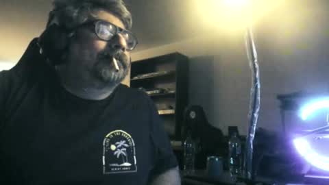 Snapshot of carmelo_devitto chatting on 11-24-25, 03:50 soy Batman online show from 11-24-25, 03:50