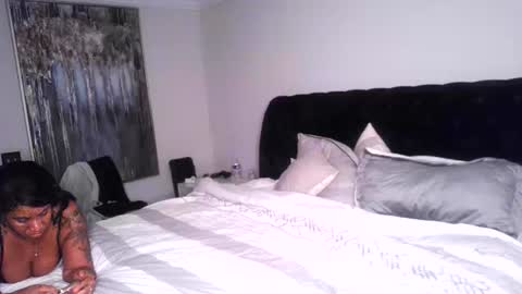 Snapshot of carmen_savage chatting on 09-22-25, 04:14 Carmen Savage online show from 09-22-25, 04:14