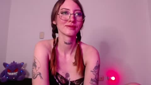 carmennrusso online show from 12-16-25, 04:50