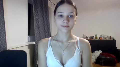 Snapshot of carmenxamore chatting on 12-16-25, 09:31 CarmenxAmore online show from 12-16-25, 09:31