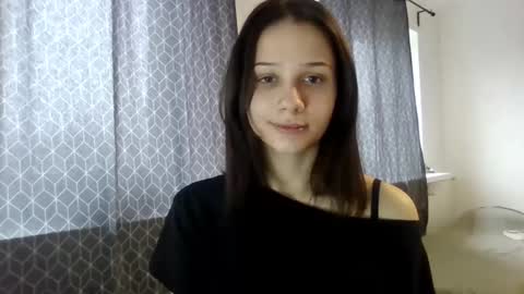 Snapshot of carmenxamore chatting on 12-18-25, 10:32 CarmenxAmore online show from 12-18-25, 10:32