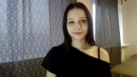 Snapshot of carmenxamore chatting on 12-22-25, 07:27 CarmenxAmore online show from 12-22-25, 07:27