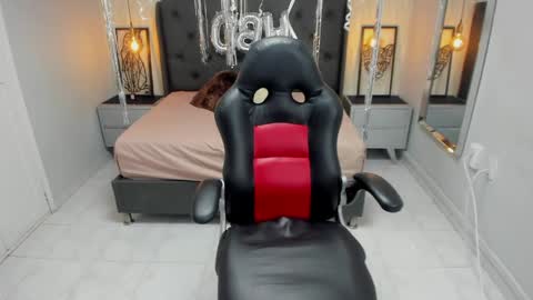 CARMILA online show from 04-13-26, 07:52