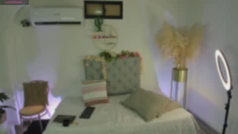 Snapshot of carmillaross chatting on 05-23-26, 01:26 CARMILLA ROSS online show from 05-23-26, 01:26