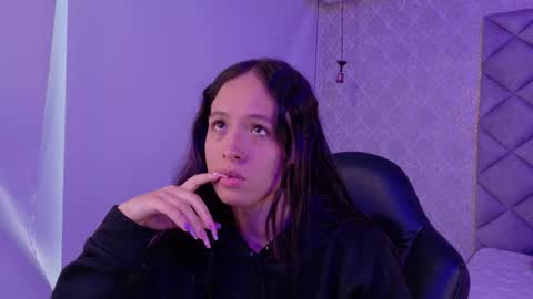 Snapshot of caro_adams1 chatting on 11-19-25, 12:05 caro_adams1 online show from 11-19-25, 12:05