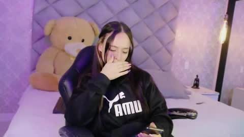 Snapshot of caro_adams1 chatting on 11-21-25, 11:31 caro_adams1 online show from 11-21-25, 11:31