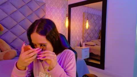 Snapshot of caro_adams1 chatting on 11-22-25, 11:31 caro_adams1 online show from 11-22-25, 11:31