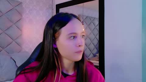 Snapshot of caro_adams1 chatting on 11-26-25, 11:33 caro_adams1 online show from 11-26-25, 11:33