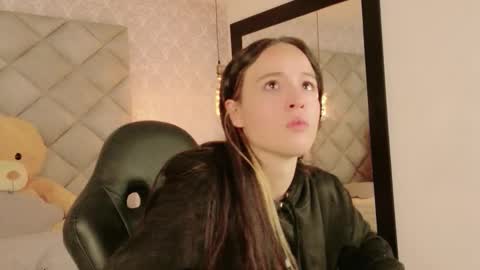 Snapshot of caro_adams1 chatting on 12-05-25, 10:35 caro_adams1 online show from 12-05-25, 10:35