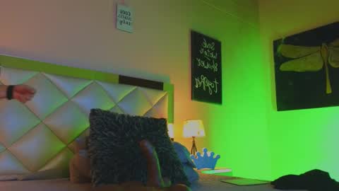 Carolina   online show from 12-04-24, 12:03