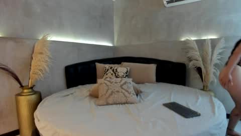 Carolina   online show from 04-04-26, 02:47