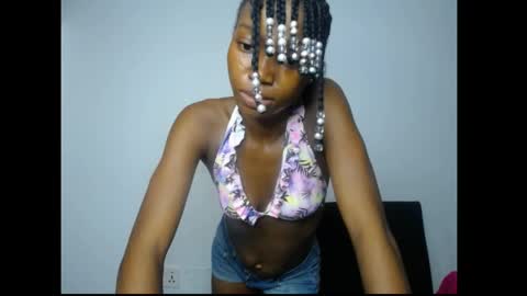 Snapshot of carobaby8 chatting on 05-10-26, 06:24 caroline online show from 05-10-26, 06:24