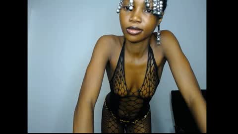 Snapshot of carobaby8 chatting on 05-16-26, 05:04 caroline online show from 05-16-26, 05:04