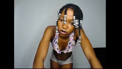 Snapshot of carobaby8 chatting on 06-06-26, 04:17 caroline online show from 06-06-26, 04:17