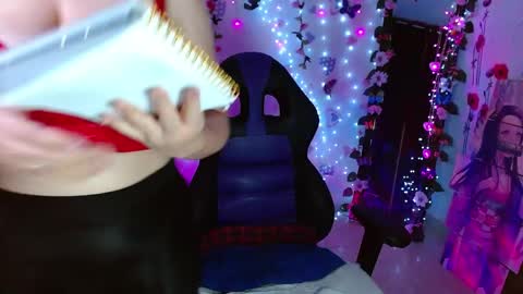 Snapshot of carol20_1994 chatting on 05-21-26, 11:12 Carolina online show from 05-21-26, 11:12