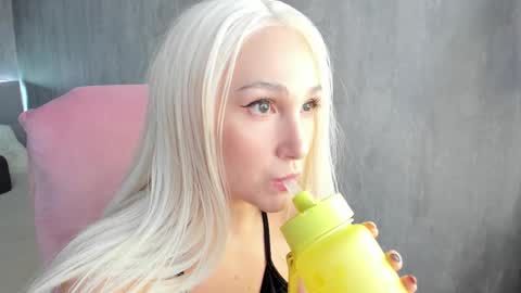 carol_may_ online show from 09-13-25, 05:18