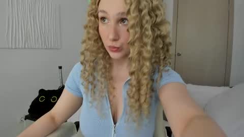 Snapshot of carol_may_ chatting on 05-14-26, 06:53 carol_may_ online show from 05-14-26, 06:53